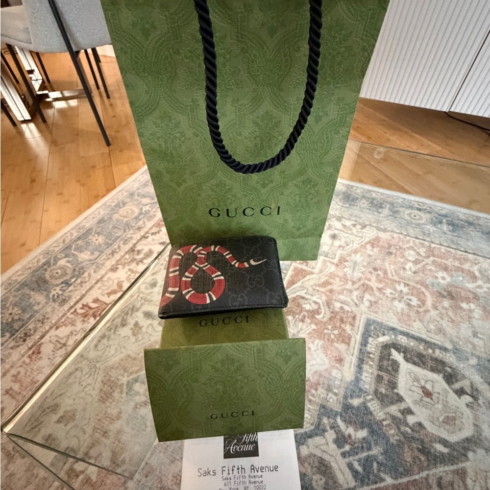 Gucci kingsnake compact wallet